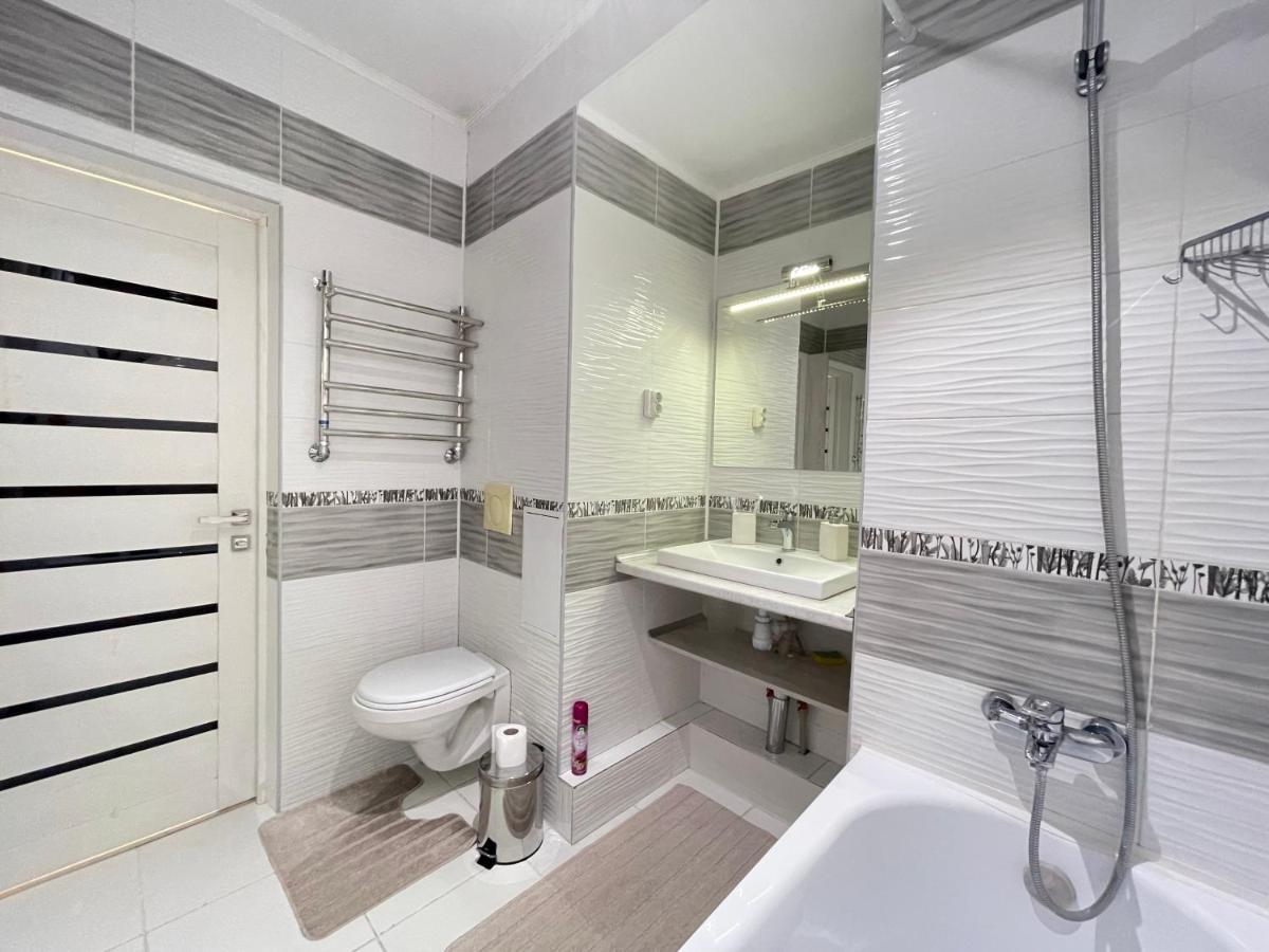 אלמטי Apartment In The Heart Of The City מראה חיצוני תמונה